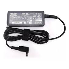 CARGADOR PUNTA NORMAL 20V 3.5A  (FOTO REFERENCIAL)